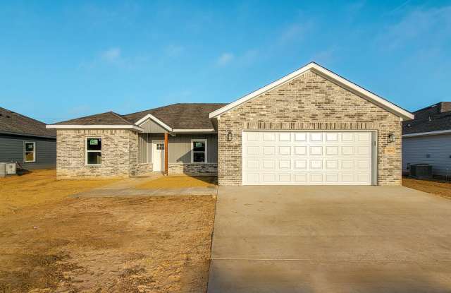 Beautiful 3 Bed 2 Bath Home in Corsicana! photos photos
