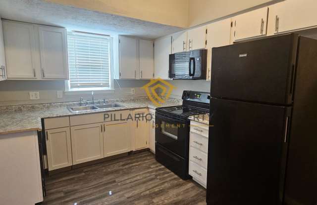Updated 3 Bedroom, 1.5 Bathroom, Grace Tuxedo Beauty Available NOW! Gallery 4