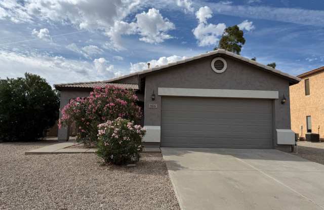 Johnson Ranch, 3 bed, 2 bath, single story, community pool and Golf Gallery 4