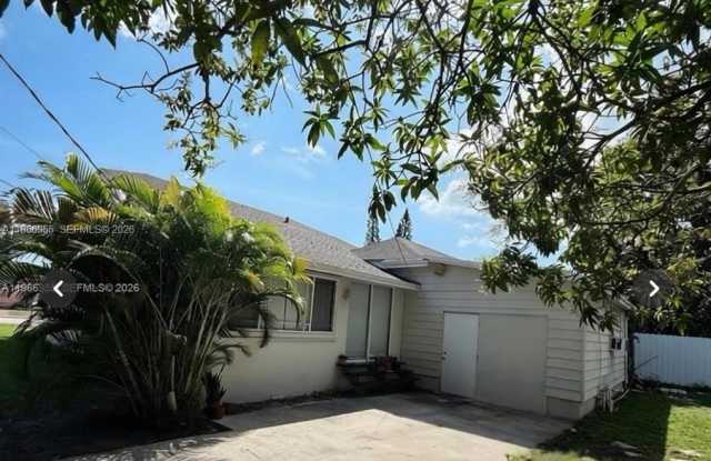 12680 NE 3rd Ave photos photos