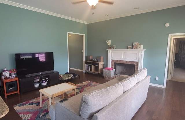 4 Bedroom 2 Bath in Stockwell photos photos