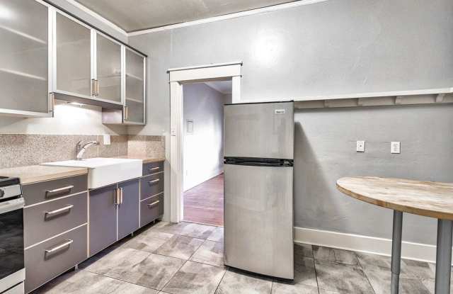 Celtic Arms | Modern Studio Apartments in Bankers Hill San Diego | Near Balboa Park  Downtown photos photos