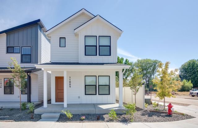 Beautiful 2 Bedroom Cottage Now Available! photos photos