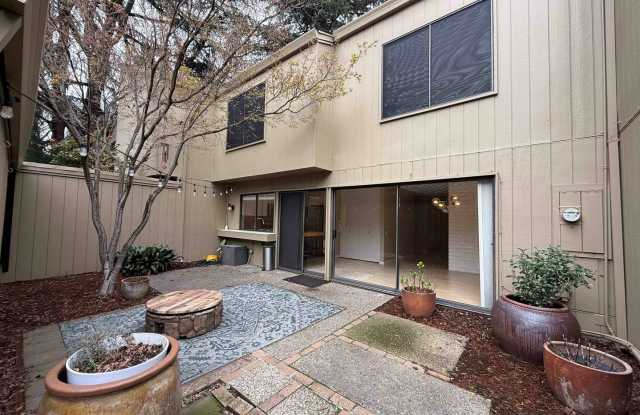 Fabulous Campus Commons 3 Bedroom photos photos