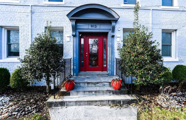 913 QUINCY ST NE #3 photos photos