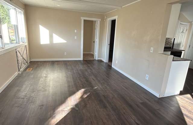Pet-Friendly 2-Bedroom House for Rent in Watford City Gallery 3