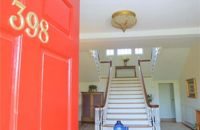 398 Wolcott Avenue Gallery 2