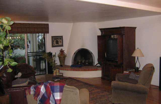 4311 E FAIRMOUNT Avenue Gallery 3