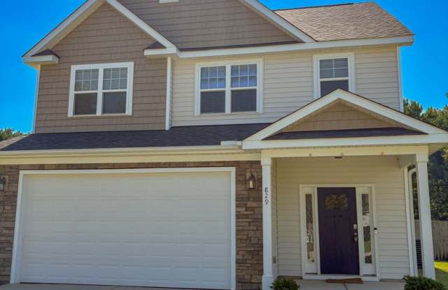 AVAILABLE 9/21- FOUR BEDROOM, 2.5 BATHROOM Gallery 4
