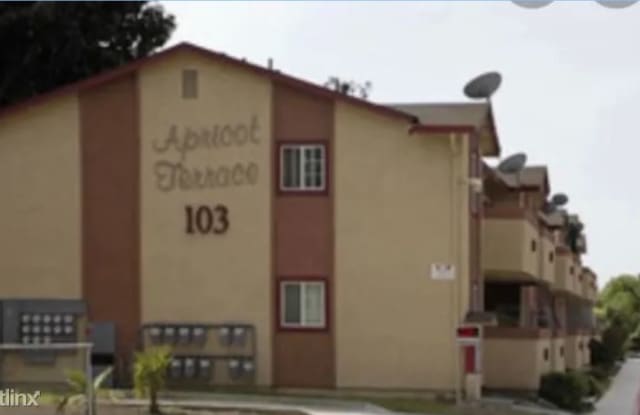 103 E Lewelling Blvd Unit # 11 upstairs - 103 East Lewelling Boulevard, Ashland, CA 94580
