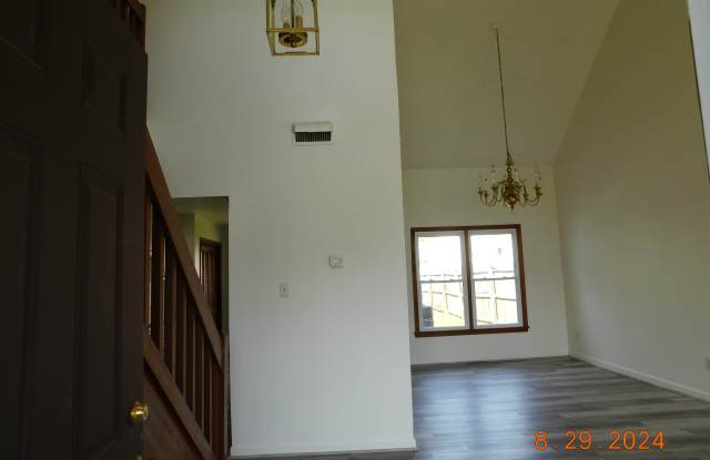 1461 Thamesford Dr. Gallery 3