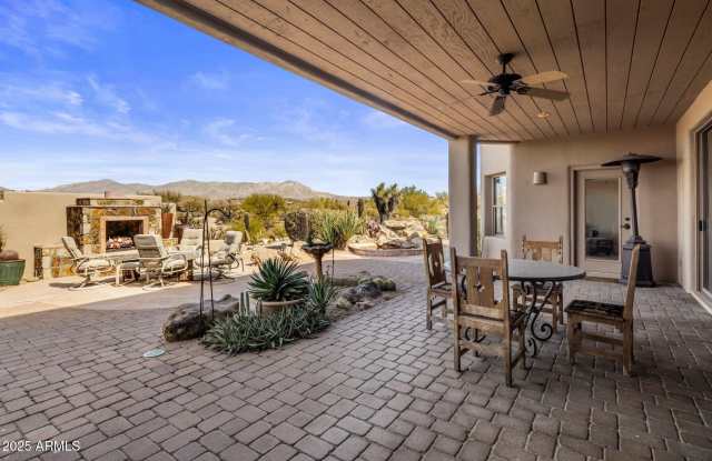 9802 E HIDDEN VALLEY Road Gallery 4