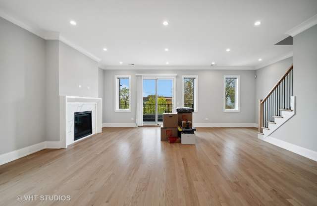 4819 N Ashland Avenue Gallery 2