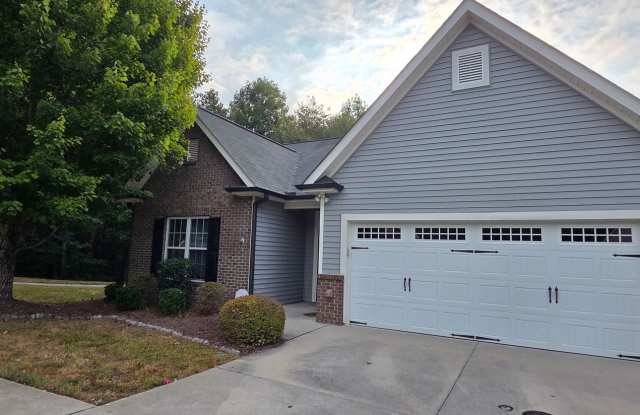 One level Lewisville living at its best Gallery 1