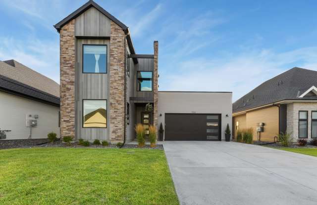 1724 Barefoot Dr Gallery 1