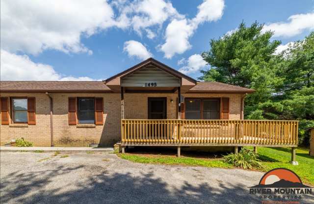 Fully Updated Duplex in Blacksburg Gallery 1