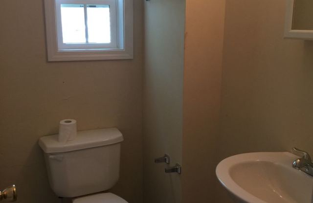 118 B North Virginia Gallery 4