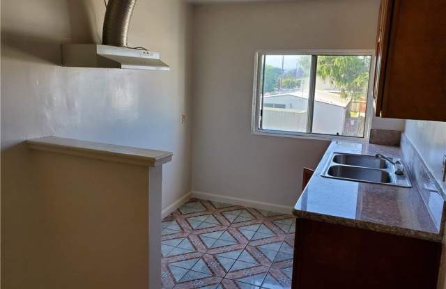 2414 Del Mar Gallery 3