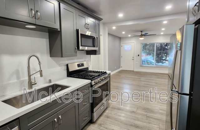 1660 Cable Street photos photos
