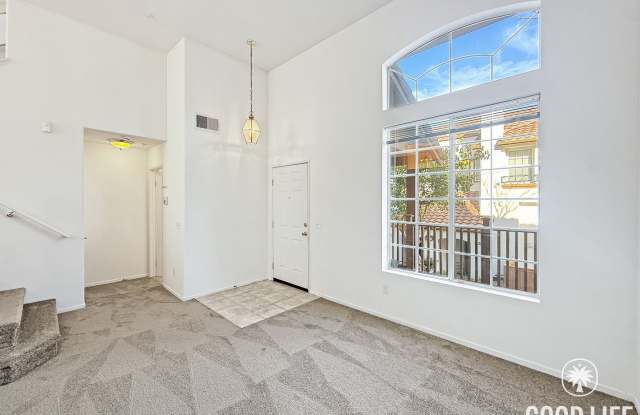 Modern 2BR/2BA Condo with Private Balcony in San Diego! - 10340 Wateridge Circle, San Diego, CA 92121