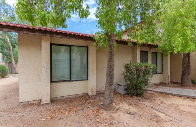 2438 E TRACY Lane - 2438 East Tracy Lane, Phoenix, AZ 85032