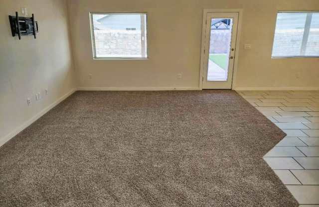 Fabulous Single Level Eastside Home With Refrigerated Air Located In Quiet Neighborhood Gallery 3