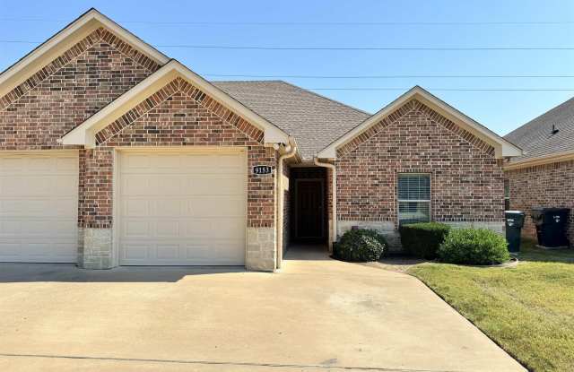 9153 Shadow Oak Dr Gallery 1