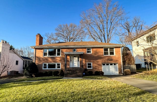 6944 Park Ave - 6944 Park Avenue, McLean, VA 22101