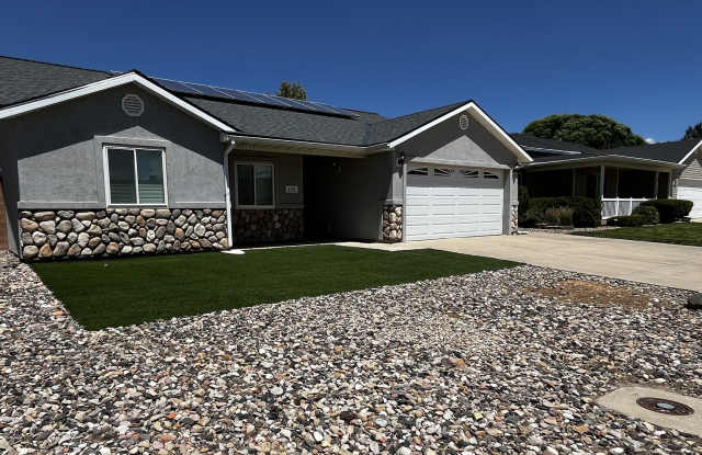 Cozy Private Pet Friendly Home!! Gallery 3