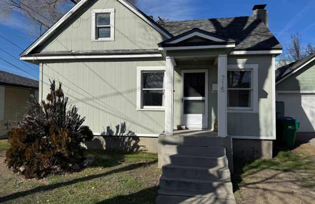 Centrally located 2 bedroom house photos photos