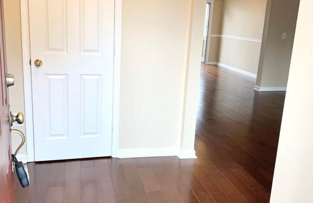 Beautiful 3bd 2.5bth Townhouse In Sought After Reisterstown! Gallery 4