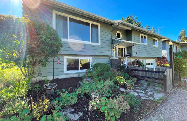 Gardener's Paradise! Gorgeous Split-Level Home Near Multnomah Village - 3338 Southwest Marigold Street, Portland, OR 97219