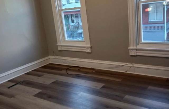 Beautiful 4BR Reading Townhome For Rent Gallery 4
