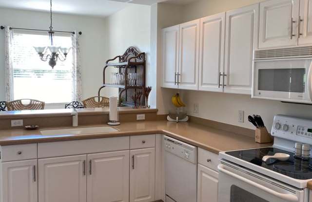 **CYPRESS WOODS COUNTRY CLUB **FULLY-TRANSFERRABLE BUNDLED GOLF UNIT ** FURNISHED SEASONAL RENTAL**NEW PITURES TO COME*** photos photos