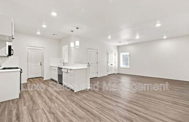 10912 Oak Hollow Drive Gallery 4