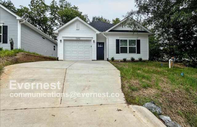 1342 7th Avenue Southeast - 1342 7th Avenue Southeast, Hickory, NC 28602