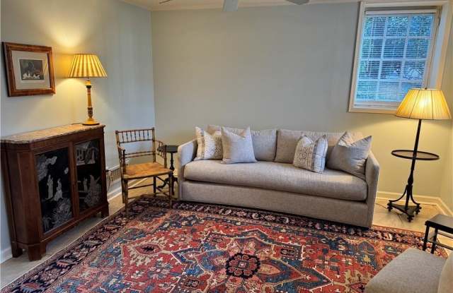 2544 Peachtree Road NW Gallery 3