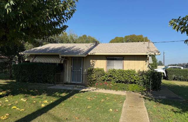 4833 E Main St - 4833 East Main Street, Garden Acres, CA 95215
