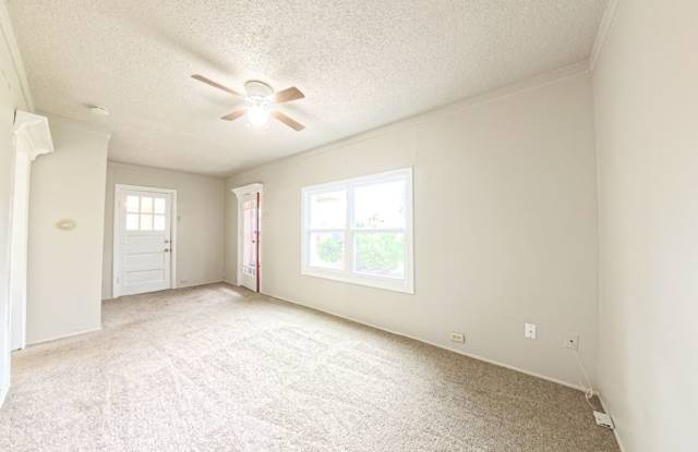 Cozy 1 Bedroom 1 Bath Gallery 3