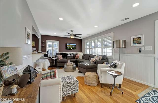 515 Stone Harbor Avenue Gallery 4