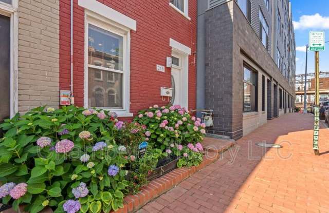 219 Parker St. NE Gallery 4