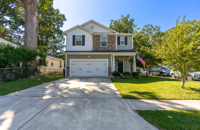 1037 Warwick Avenue photos photos