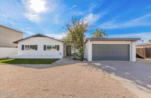 3045 E CORRINE Drive photos photos