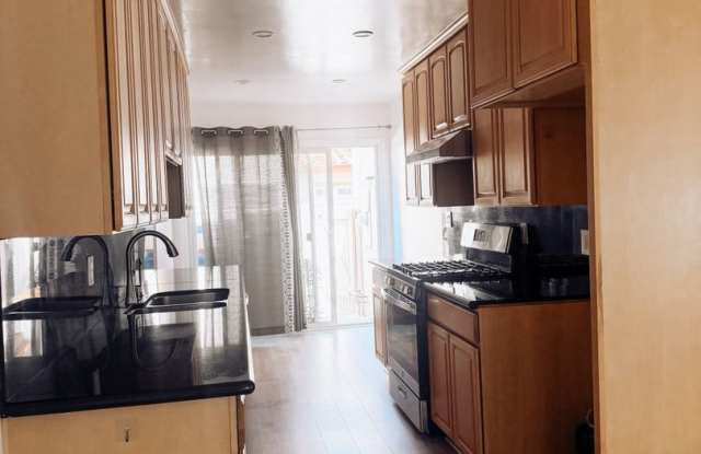Large Townhome with 2 car garage photos photos Large Townhome with 2 car garage photos photos