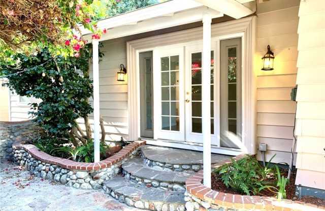 12720 Sarah photos photos