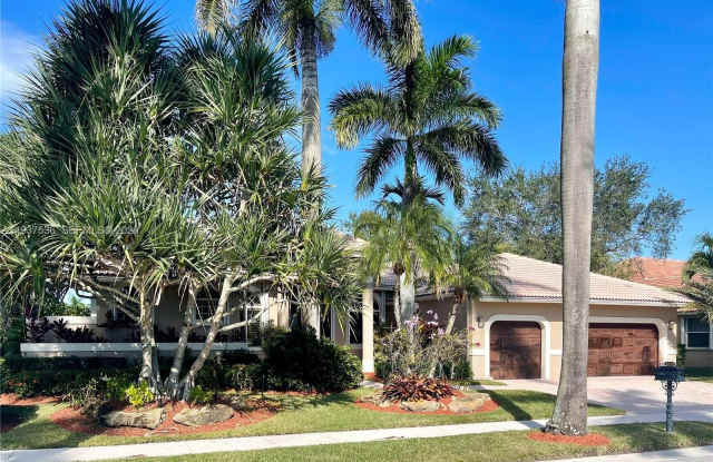 2579 Mayfair Ln photos photos