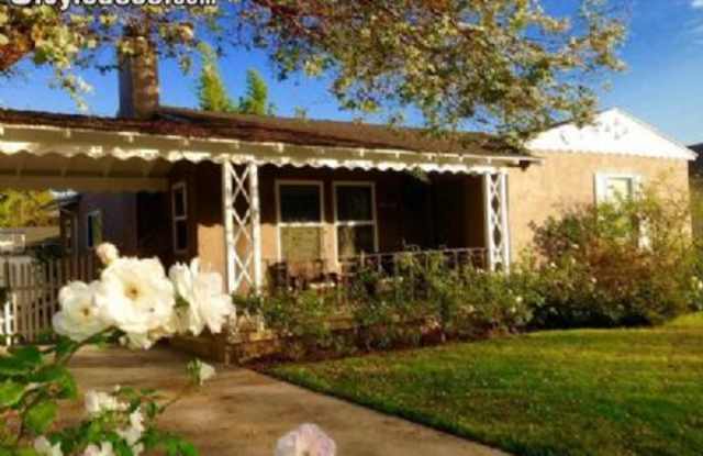 10564 Ayres Ave - 10564 W Ayres Ave, Los Angeles, CA 90064