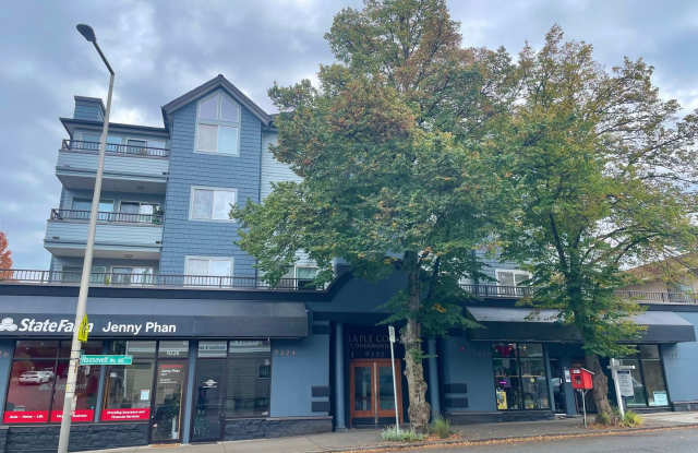 Remodeled, Top Floor 2-Bed, 2-Bath Condo in Maple Leaf Gallery 1