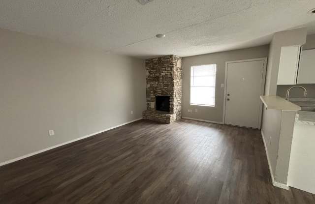 606 Bracewood Circle - A photos photos