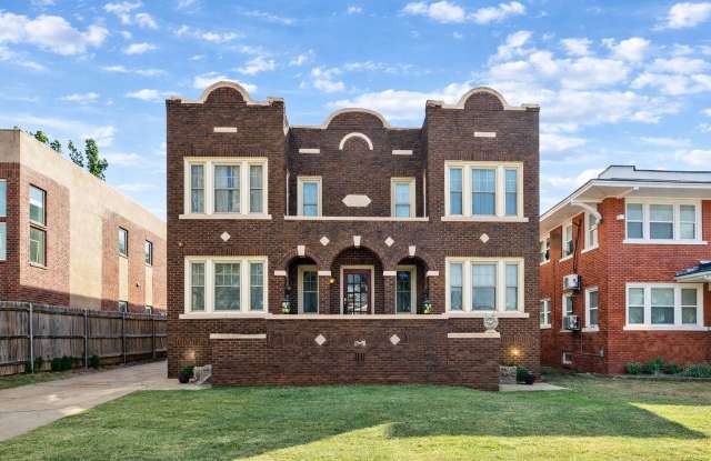 1138 Northwest 34th Street - 2 photos photos